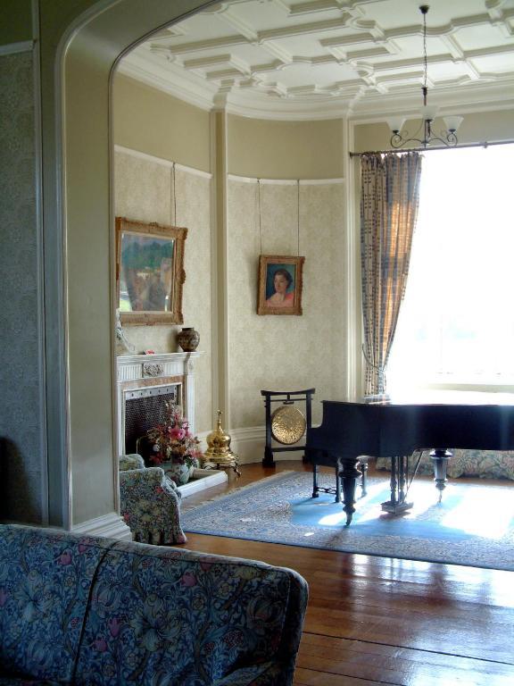 Gregynog Hall Guest House Tregynon Eksteriør bilde