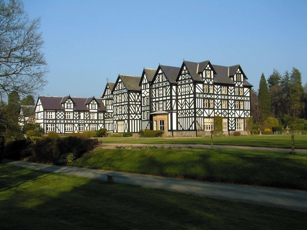 Gregynog Hall Guest House Tregynon Eksteriør bilde